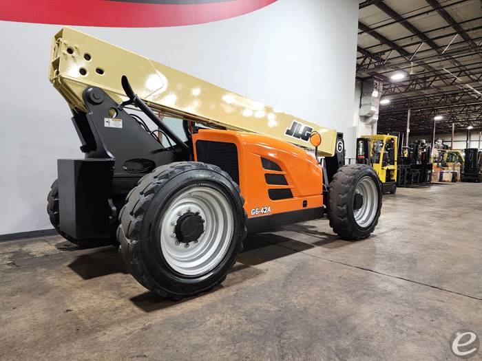 2013 JLG G6-42A