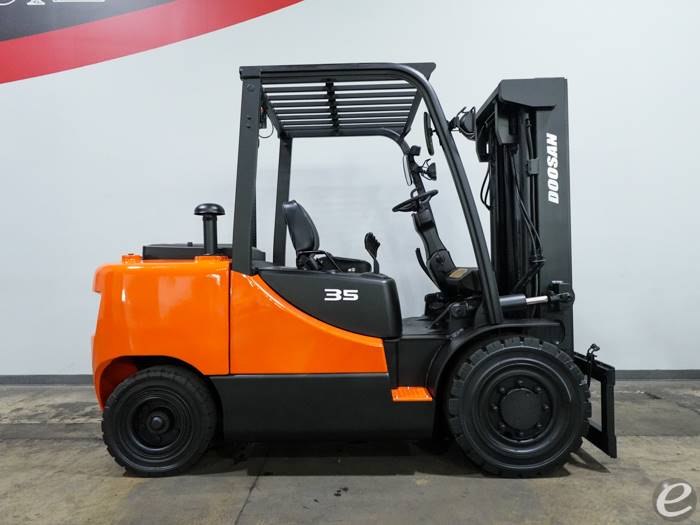 2017 Doosan D35S-7