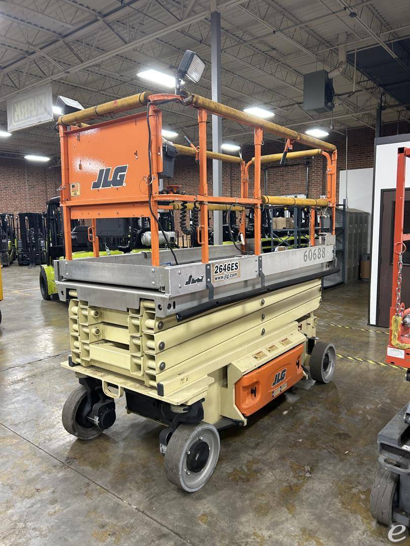 2013 JLG 2646ES