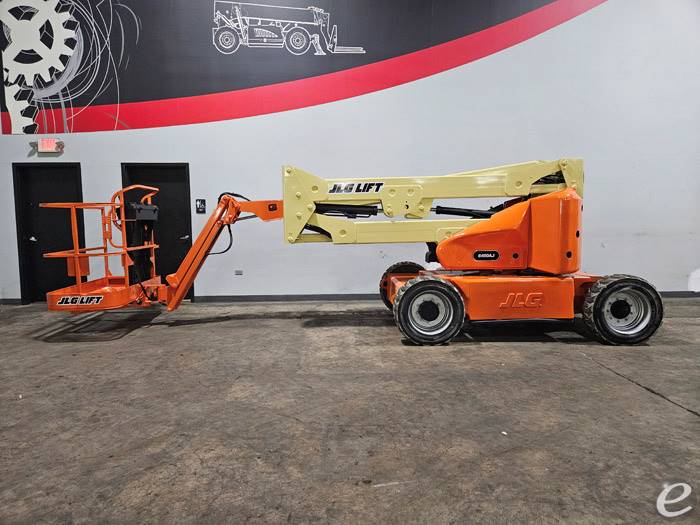 2013 JLG E450AJ