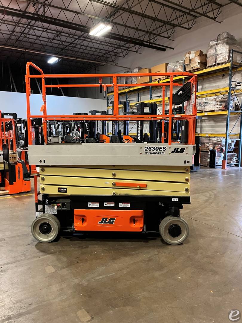 2013 JLG 2630ES