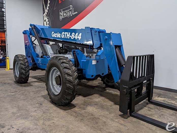 2011 Genie GTH-844