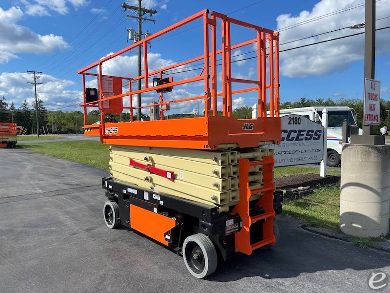 2023 JLG R4045