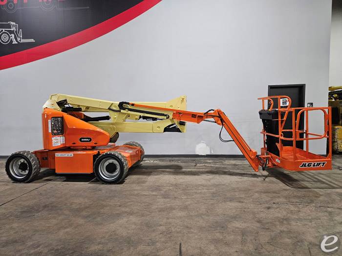 2016 JLG E450AJ