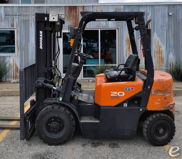 2010 Doosan D20G