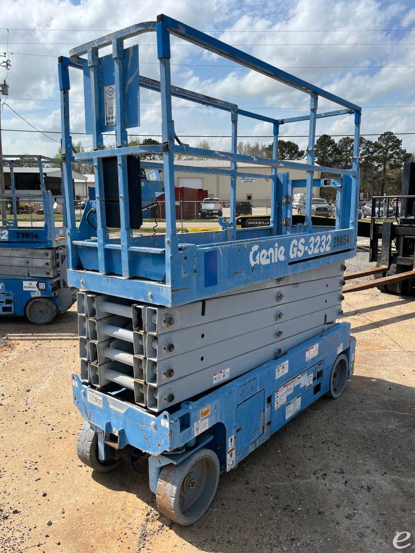 2013 Genie GS3232