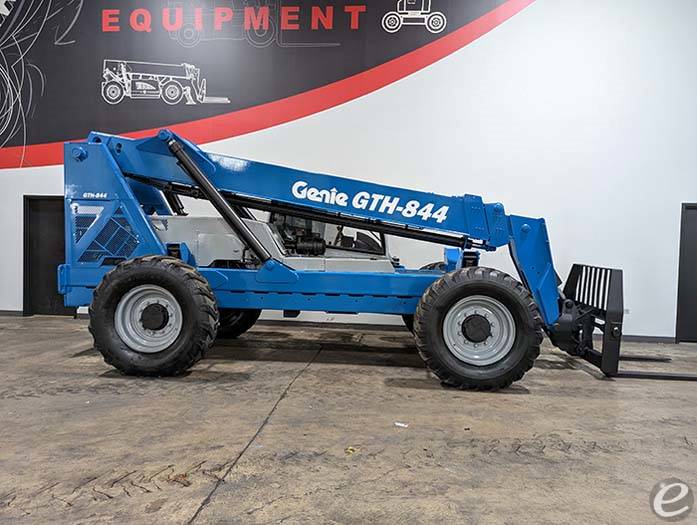 2011 Genie GTH-844