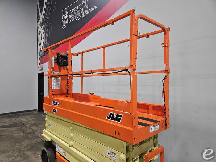 2016 JLG 2632ES