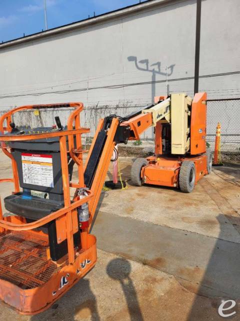 2015 JLG E300AJP