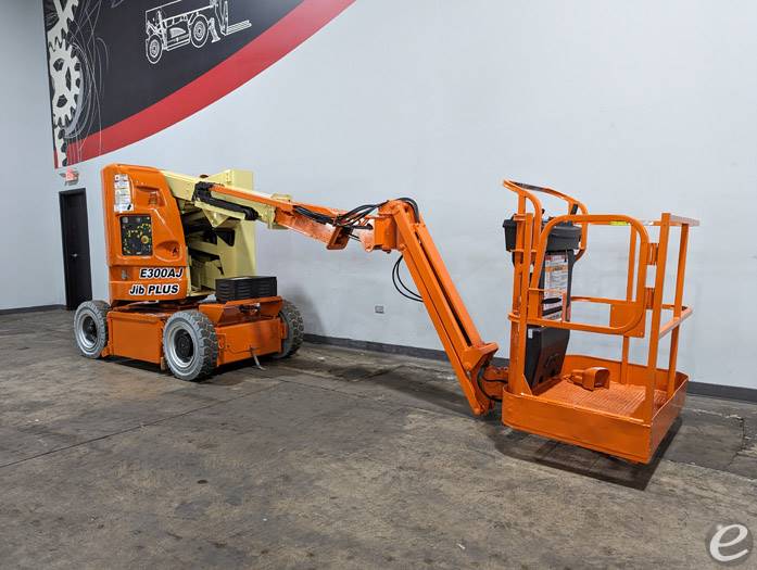 2013 JLG E300AJP