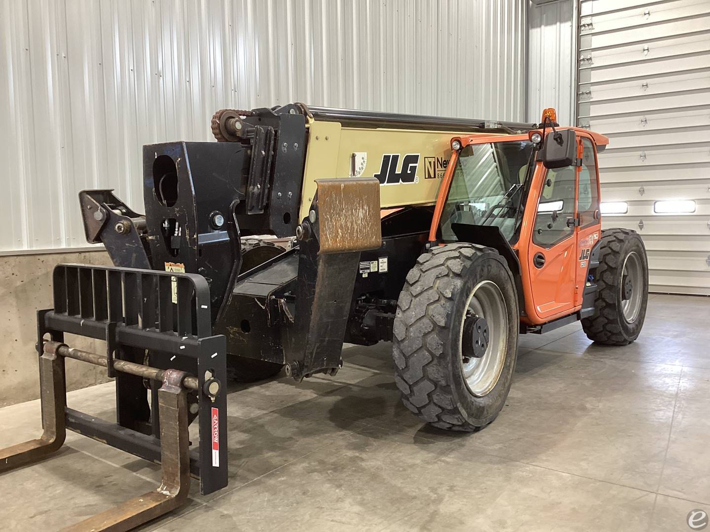 2017 JLG 1255