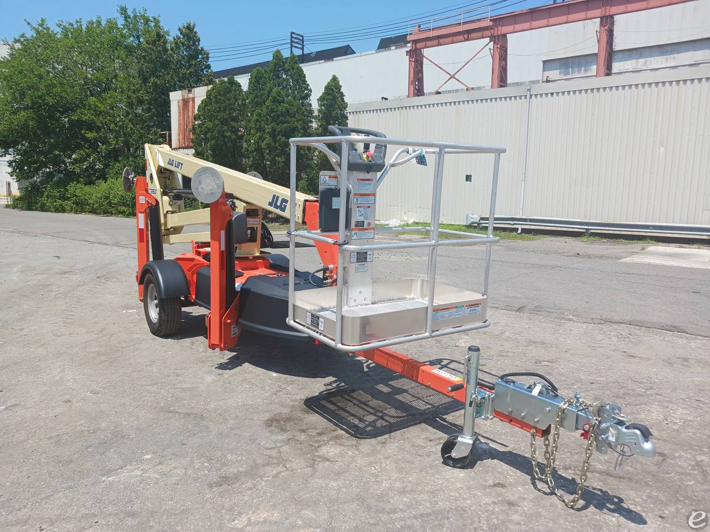 2023 JLG T350