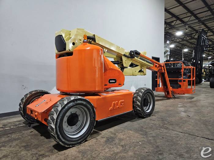 2013 JLG E450AJ