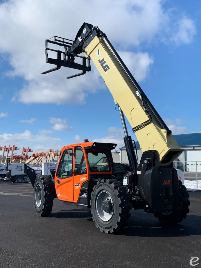 2022 JLG 1255