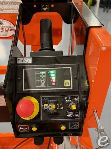 2025 JLG ES2632