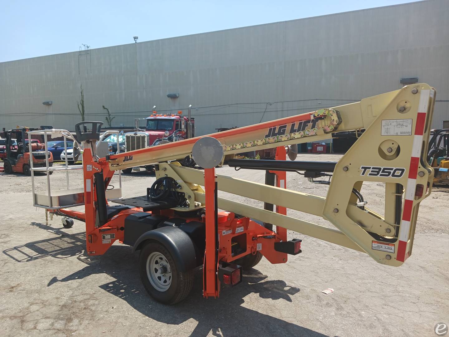 2023 JLG T350