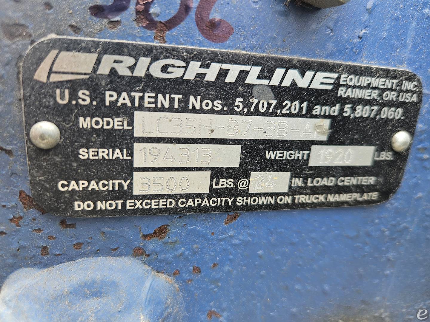 2019 Rightline LC35H-B7-3B-AP