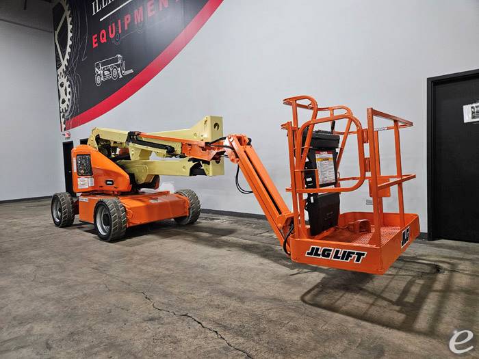 2016 JLG E450AJ