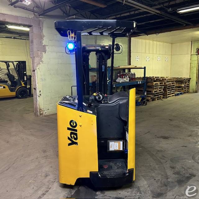 2019 Yale ESC040AD