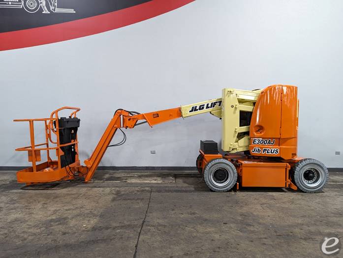 2013 JLG E300AJP