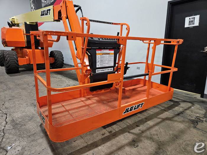 2012 JLG 800AJ