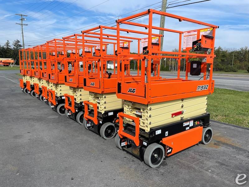 2023 JLG R1932