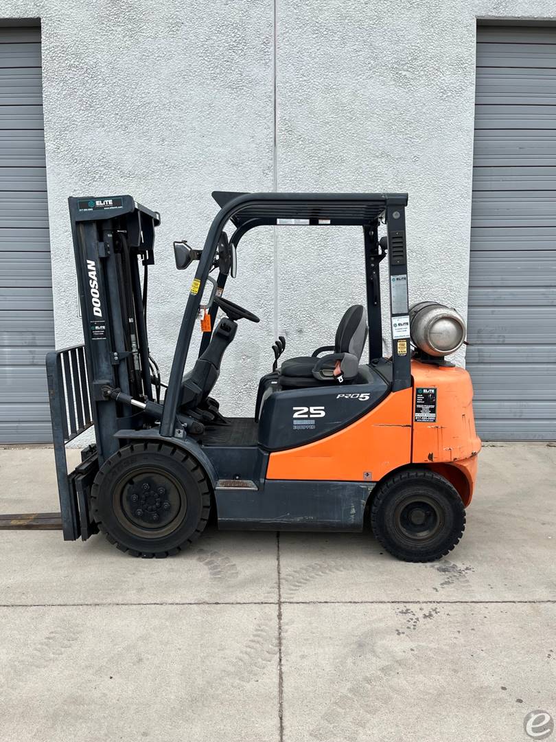 2016 Doosan G25E-5