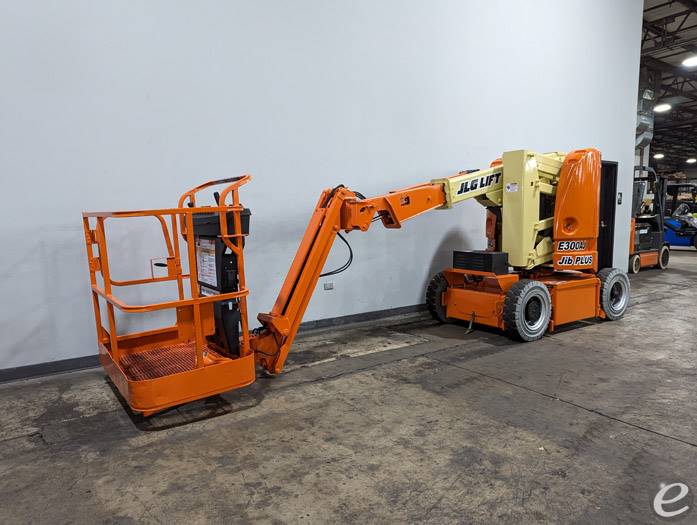 2013 JLG E300AJP